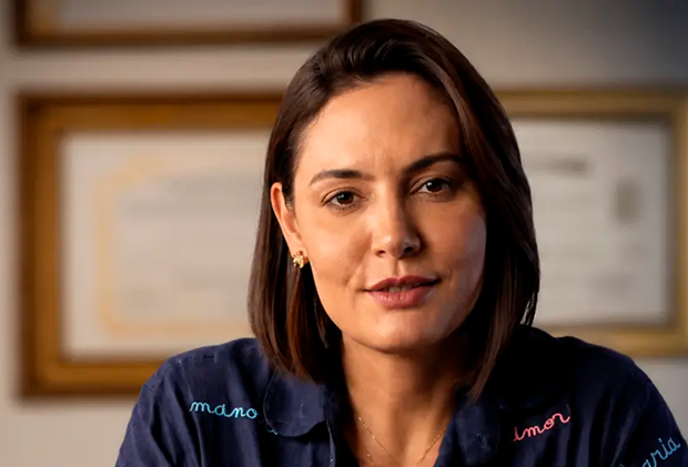 Michelle volta a atacar Flávio Bolsonaro por aliança com Ciro: ‘direita do Ceará está vendida’