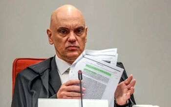 Moraes prorroga prisão domiciliar humanitária de Bolsonaro