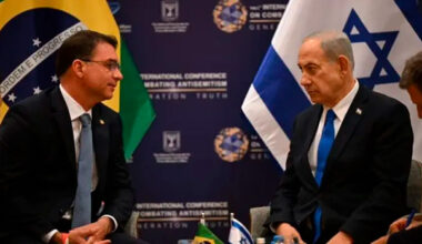 Netanyahu entra na campanha e chama Flávio Bolsonaro de “campeão do Brasil”