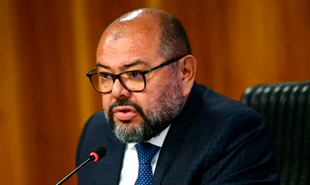 PF indicia ex-ministro de Bolsonaro e deputado de MG por fraude no INSS