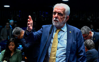 PF intima Jaques Wagner a prestar depoimento no caso Master