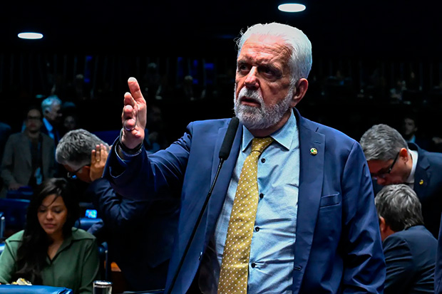 PF intima Jaques Wagner a prestar depoimento no caso Master