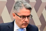 PGR nega arquivamento da ação de Gilmar Mendes que pode tornar Alessandro Vieira inelegível