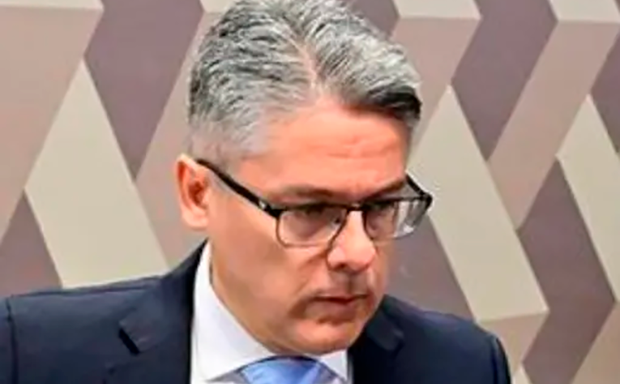 PGR nega arquivamento da ação de Gilmar Mendes que pode tornar Alessandro Vieira inelegível
