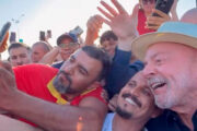“Quem é esse cara?”: Lula ironiza Milei após ataques em convenção de Flávio Bolsonaro