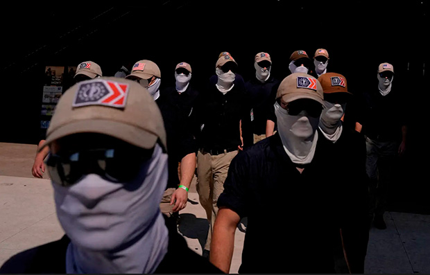 Grupo de neonazistas realiza marcha em Washington no Dia da Independência dos EUA
