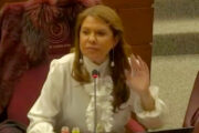 Após ataques racistas, senadora do Paraguai volta a ameaçar Mbappé: “Já prendemos o Ronaldinho”
