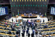 Câmara esconde autoria de R$ 1,3 bi em emendas, aponta relatório