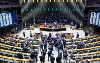 Câmara esconde autoria de R$ 1,3 bi em emendas, aponta relatório