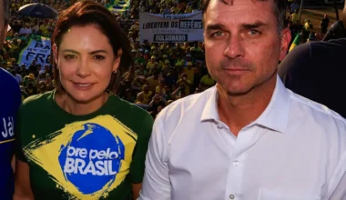 Michelle recua e acena para trégua com Flávio Bolsonaro