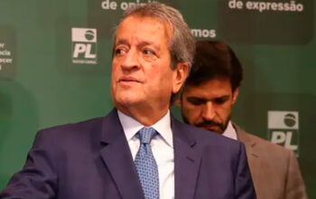 Michelle exigiu gesto público de Flávio Bolsonaro para voltar à campanha, diz Valdemar