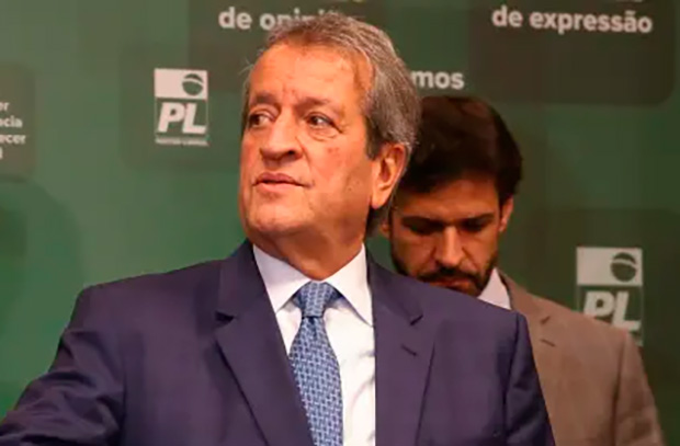 Michelle exigiu gesto público de Flávio Bolsonaro para voltar à campanha, diz Valdemar