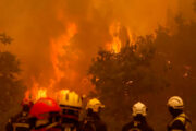 Milhares de pessoas são evacuadas na França por incêndios florestais