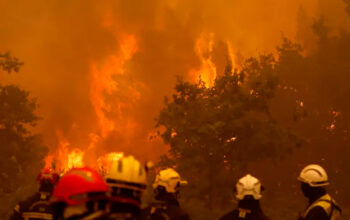 Milhares de pessoas são evacuadas na França por incêndios florestais