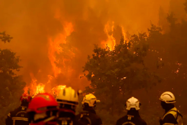 Milhares de pessoas são evacuadas na França por incêndios florestais