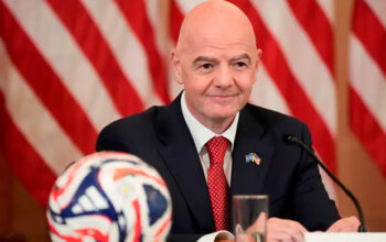 Infantino impõe prazo de 53 dias para federações aceitarem venda de fatia da Copa do Mundo