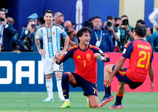 Espanha vence a Argentina por 1 a 0 na prorrogação e é bicampeã da Copa do Mundo