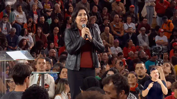 Simone Tebet chama Flávio Bolsonaro de “golpista de plantão”: “tal pai, tal filho”