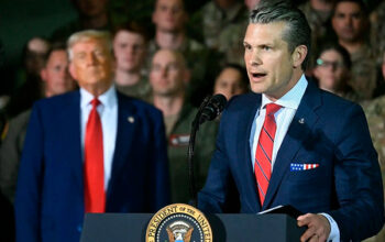 “Você é o fracasso”: secretário de Trump é escrachado no Senado dos EUA