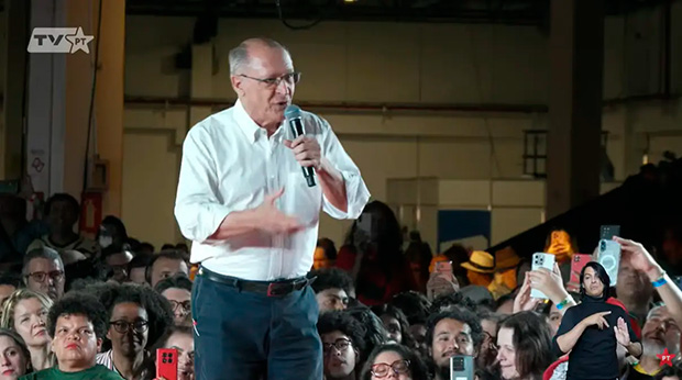 “A descrença nas urnas é cheiro de derrota”, diz Alckmin em convenção do PT