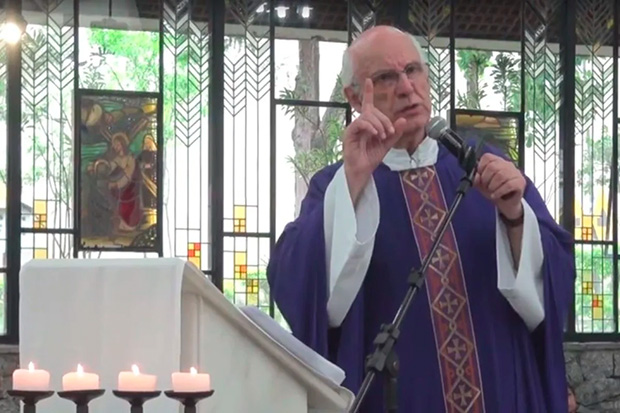 Ação de padre Júlio contra apostas de menores derruba plataformas da Pixbet