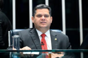 Alcolumbre destrava PEC do fim da escala 6×1 e envia proposta à CCJ
