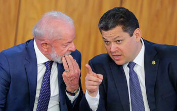 Alcolumbre libera PEC sobre fim da escala 6×1 após reunião com Lula