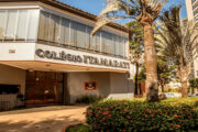 Adolescente de 13 anos é esfaqueado por colega de sala dentro de escola particular