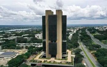 Banco Central fecha acordo com a China, e turistas chineses poderão pagar com Pix no Brasil