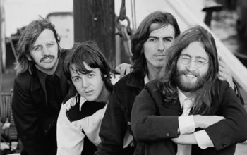 Beatles divulga gravação inédita com John Lennon e Paul McCartney