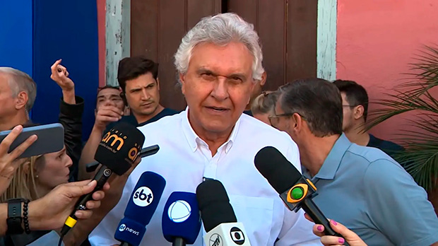 Caiado muda de lado e agora diz ser a favor do fim da escala 6×1