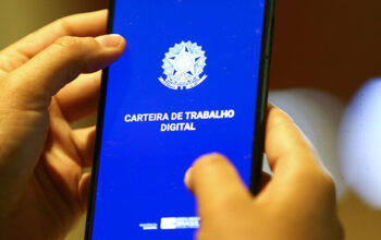 IBGE - Taxa de desemprego cai para 5,3%, o menor para o trimestre terminado em julho