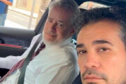 Em ‘Quem ama cuida’, Ademir perde a cabeça e agride Pedro durante julgamento