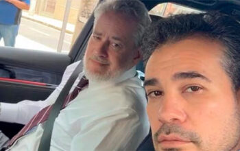 Em ‘Quem ama cuida’, Ademir perde a cabeça e agride Pedro durante julgamento