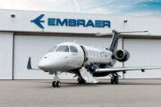 Embraer está no momento de desafiar Boeing e Airbus, avalia Economist