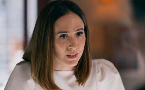 Expulsa de casa, Brigitte vira arma de Adriana contra Pilar em Quem ama cuida