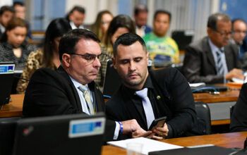Flávio Bolsonaro descarta apoio a Cleitinho em MG: “nosso candidato em Minas é o Flávio Roscoe”