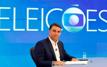 Flávio Bolsonaro diz que não cabe a ele divulgar detalhes do "contrato" com Daniel Vorcaro para o filme "Dark Horse"