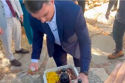 Flávio Bolsonaro serve churrasco a jornalistas e ataca Lula e Moraes