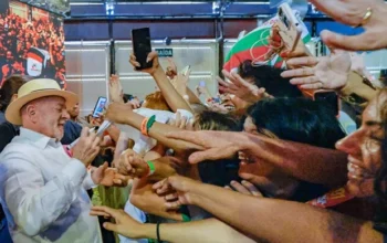 Governo Lula leva Brasil à menor taxa de desemprego da história