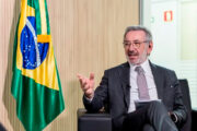 Governo projeta superávit comercial de US$ 90 bilhões em 2026, diz ministro