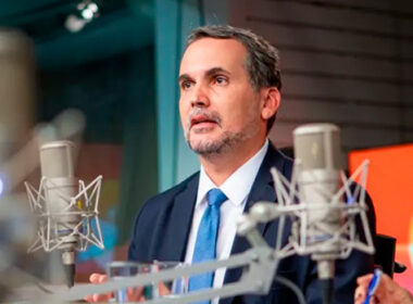 Governo projeta superávit de até R$ 20 bilhões no Orçamento de 2027