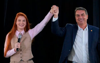 “Grava vídeo para meu irmão ou não use mais minha imagem”, diz Flávio Bolsonaro a deputada