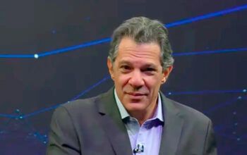 Haddad derrota Tarcísio no debate da Band e destaca apoio de Lula a São Paulo