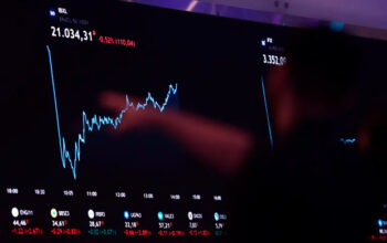 Ibovespa encerra semana em queda e ações têm desempenho misto