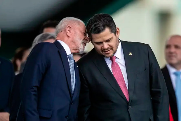 Lula cobra Alcolumbre e pede votação do fim da escala 6×1 antes do 1º turno