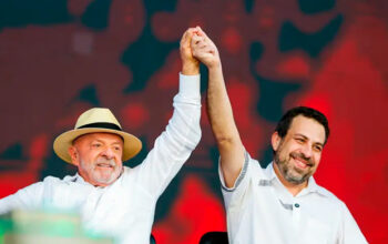 Lula critica bancos por dificultarem crédito a motoristas de aplicativo