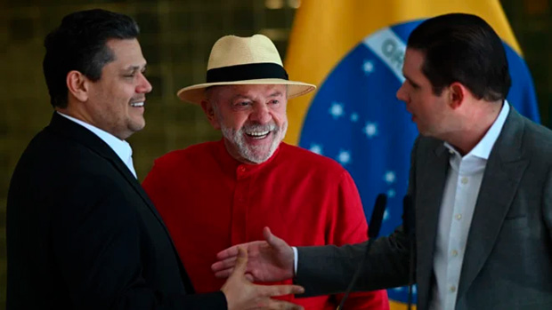 Lula indica apoio à reeleição de Hugo Motta e Alcolumbre no Congresso