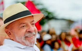 Lula recebe empresários e banqueiros no Alvorada; o encontro durou de três horas