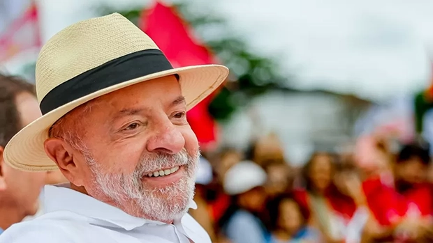 Lula recebe empresários e banqueiros no Alvorada; o encontro durou de três horas